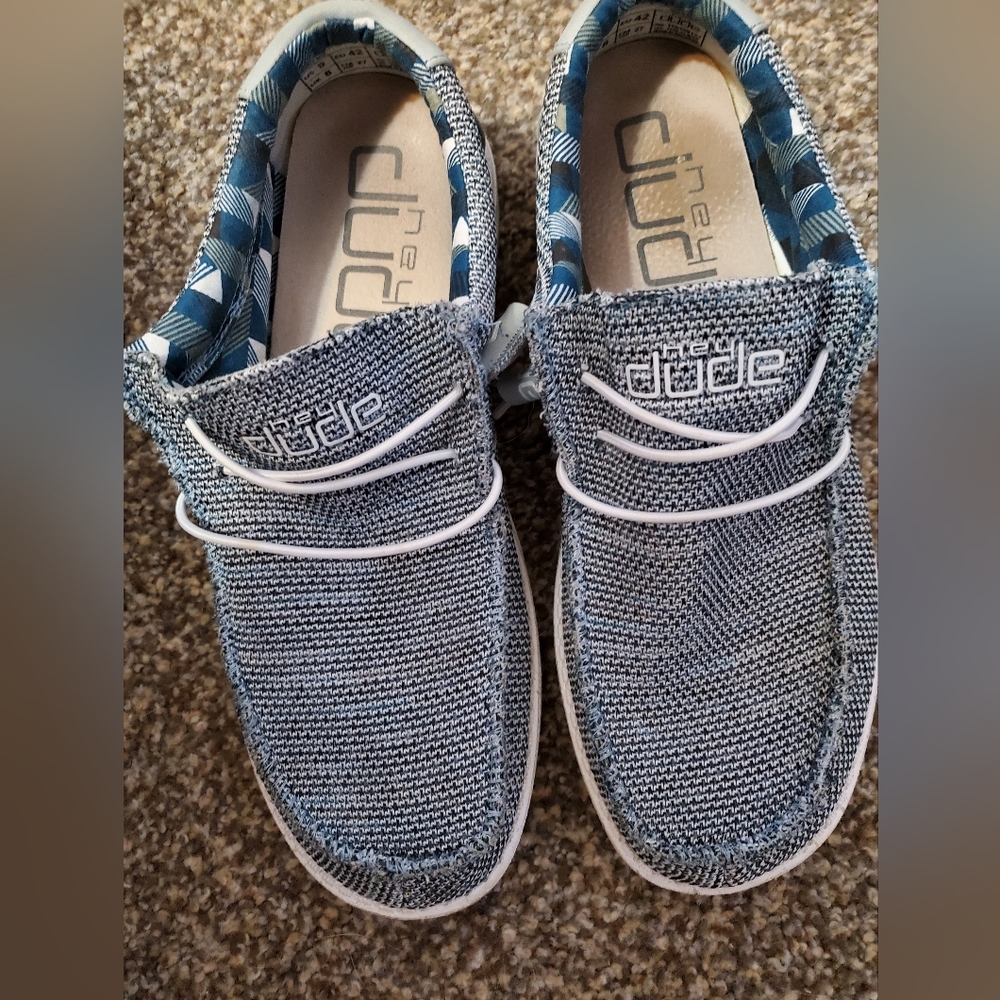 Hey Dude shoes size 9